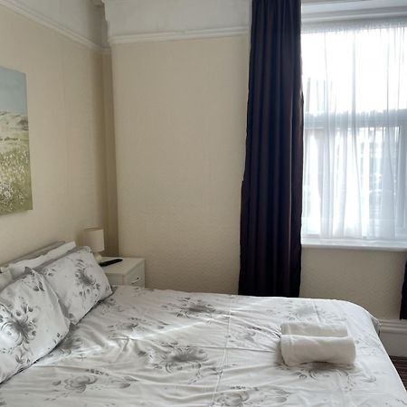 San Diego Guest House - Near Pleasure Beach แบล็คพูล ภายนอก รูปภาพ